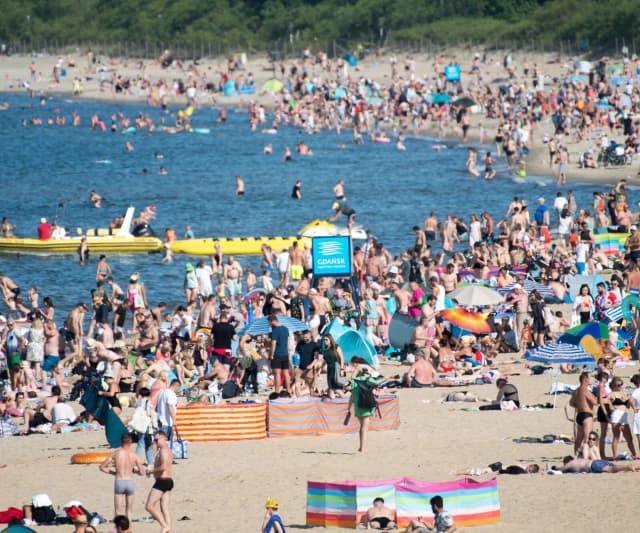 Woda w Bałtyku ile stopni - idealna temperatura do kąpieli? Woda w Bałtyku ile stopni - idealna temperatura do kąpieli?
